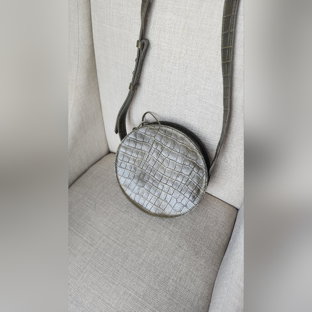 NWT The Simple Circle Crossbody: Croc Embossed Leather Edition Olive Green - Picture 2 of 7